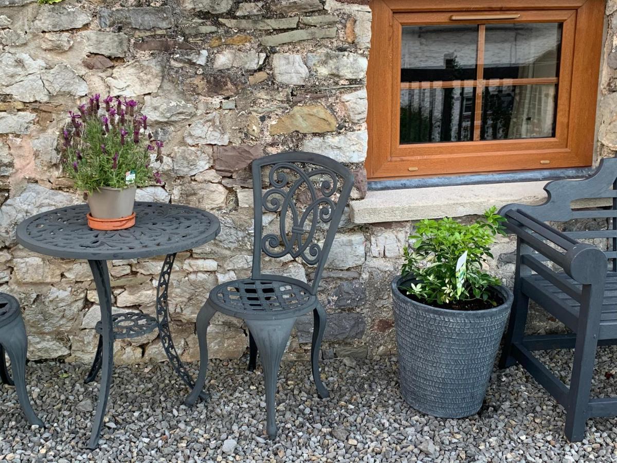Hotel The Reindeer Retreat Buttercup Twin Kidwelly Exterior foto